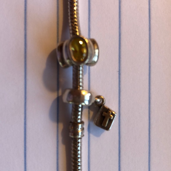 Pandora bracelet with 4 charms - Picture 4 of 5